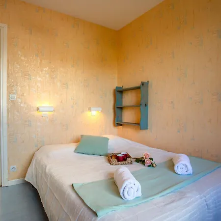 La Bruyere By Interhome Tatil Evi