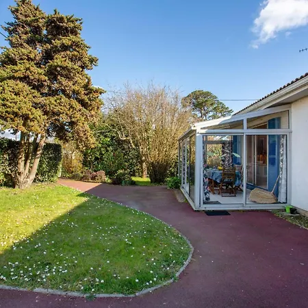 Dom wakacyjny La Bruyere By Interhome