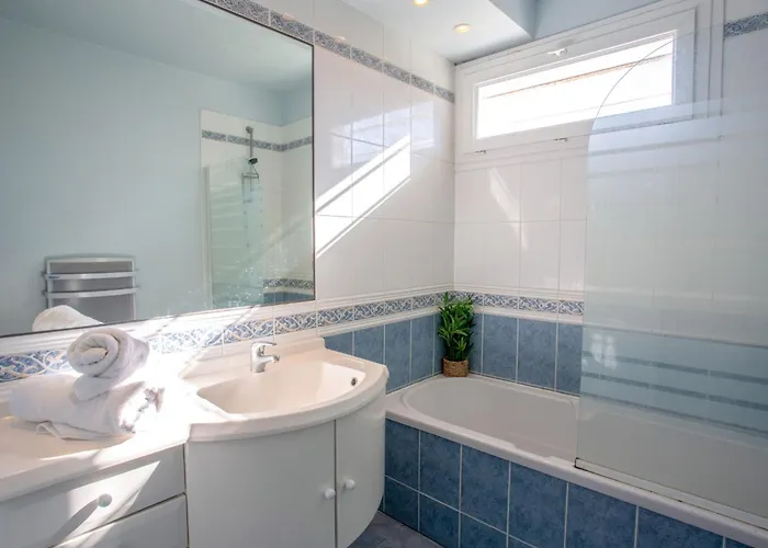 La Bruyere By Interhome לה ברנרי-אן-רץ